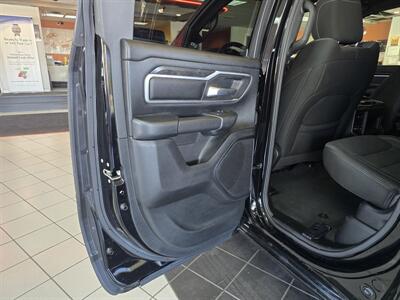 2021 RAM 1500 Big Horn 4DR QUAD CAB 4X4   - Photo 10 - Hamilton, OH 45015