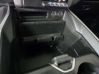 2022 RAM 1500 Big Horn/CREW CAB/HEMI/4X4 - Photo 26 - Hamilton, OH 45015