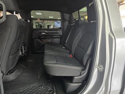 2022 RAM 1500 Big Horn/CREW CAB/HEMI/4X4 - Photo 11 - Hamilton, OH 45015