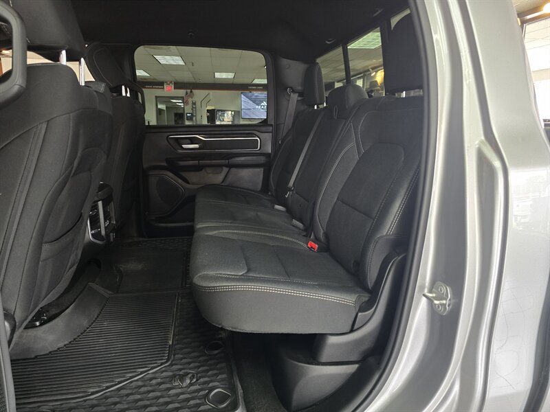 2022 RAM 1500 Big Horn/CREW CAB/HEMI/4X4 - Photo 11 - Hamilton, OH 45015