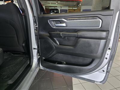 2022 RAM 1500 Big Horn/CREW CAB/HEMI/4X4 - Photo 12 - Hamilton, OH 45015