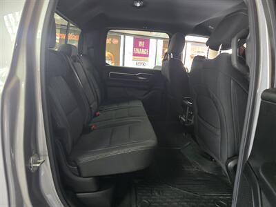 2022 RAM 1500 Big Horn/CREW CAB/HEMI/4X4 - Photo 17 - Hamilton, OH 45015