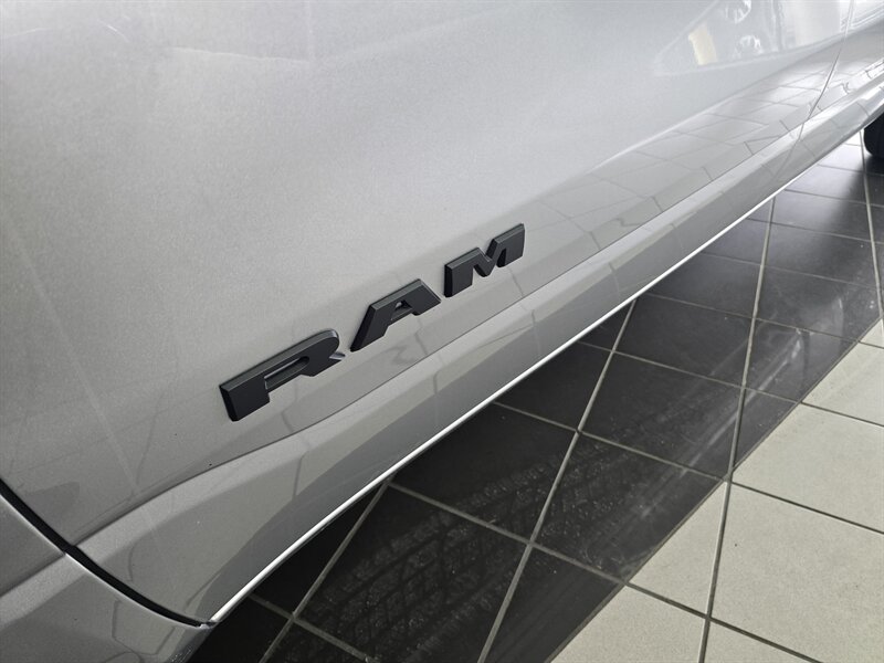 2022 RAM 1500 Big Horn/CREW CAB/HEMI/4X4 - Photo 35 - Hamilton, OH 45015