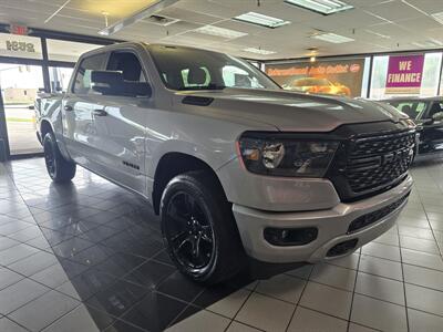 2022 RAM 1500 Big Horn/CREW CAB/HEMI/4X4 - Photo 2 - Hamilton, OH 45015