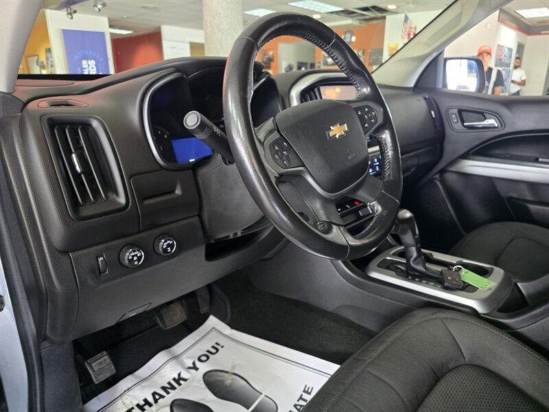 2018 Chevrolet Colorado LT-CREW CAB-4X4 - Photo 9 - Hamilton, OH 45015
