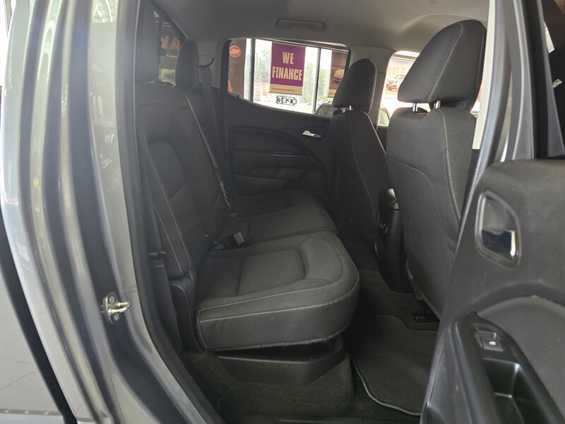 2018 Chevrolet Colorado LT-CREW CAB-4X4 - Photo 16 - Hamilton, OH 45015