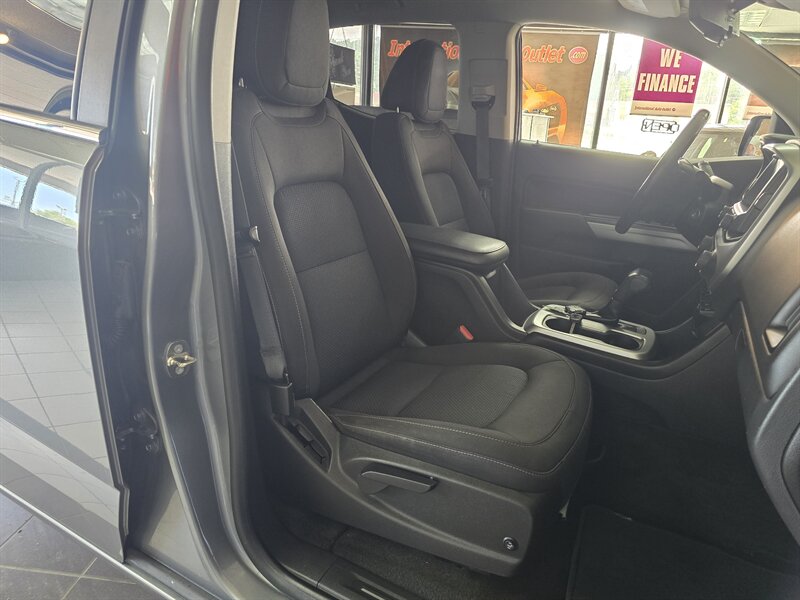 2018 Chevrolet Colorado LT-CREW CAB-4X4 - Photo 15 - Hamilton, OH 45015