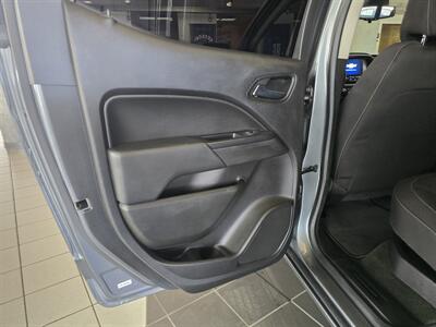 2018 Chevrolet Colorado LT-CREW CAB-4X4 - Photo 11 - Hamilton, OH 45015