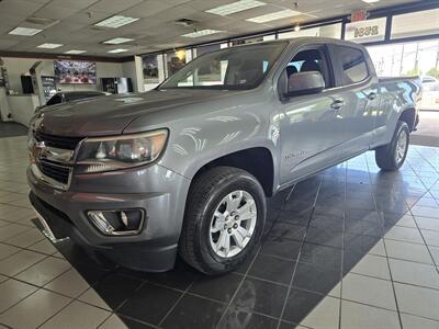 2018 Chevrolet Colorado LT-CREW CAB-4X4 - Photo 2 - Hamilton, OH 45015