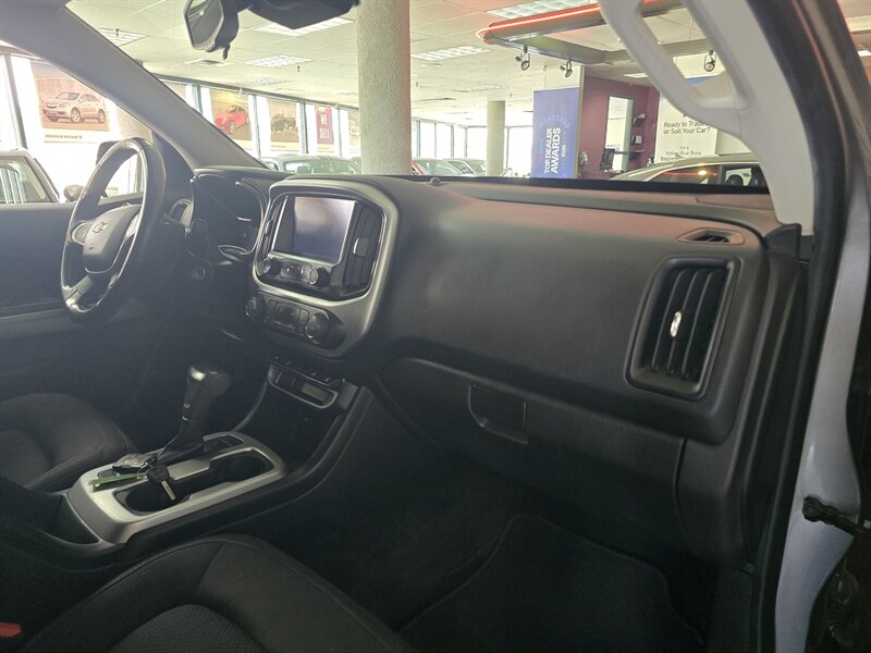 2018 Chevrolet Colorado LT-CREW CAB-4X4 - Photo 14 - Hamilton, OH 45015