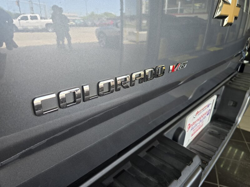 2018 Chevrolet Colorado LT-CREW CAB-4X4 - Photo 29 - Hamilton, OH 45015