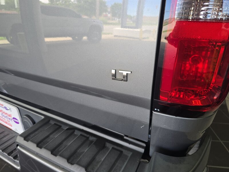 2018 Chevrolet Colorado LT-CREW CAB-4X4 - Photo 30 - Hamilton, OH 45015