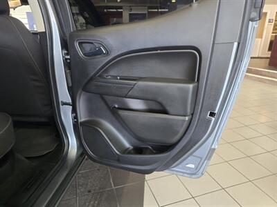 2018 Chevrolet Colorado LT-CREW CAB-4X4 - Photo 17 - Hamilton, OH 45015