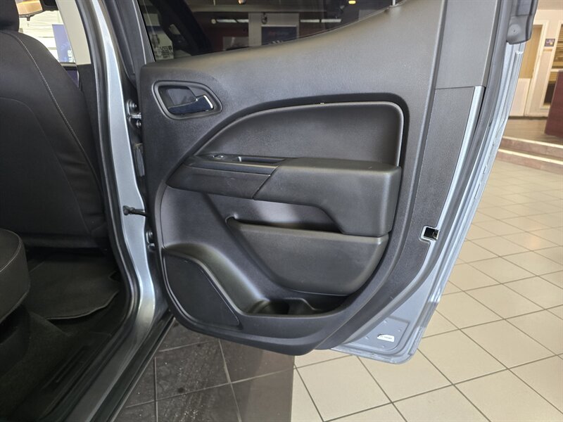 2018 Chevrolet Colorado LT-CREW CAB-4X4 - Photo 17 - Hamilton, OH 45015