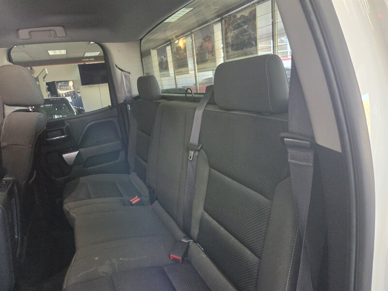2015 Chevrolet Silverado 1500 LT EXTENDED CAB 4X4 - Photo 24 - Hamilton, OH 45015