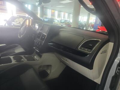2020 Dodge Grand Caravan SXT MINI-VAN V6 - Photo 13 - Hamilton, OH 45015