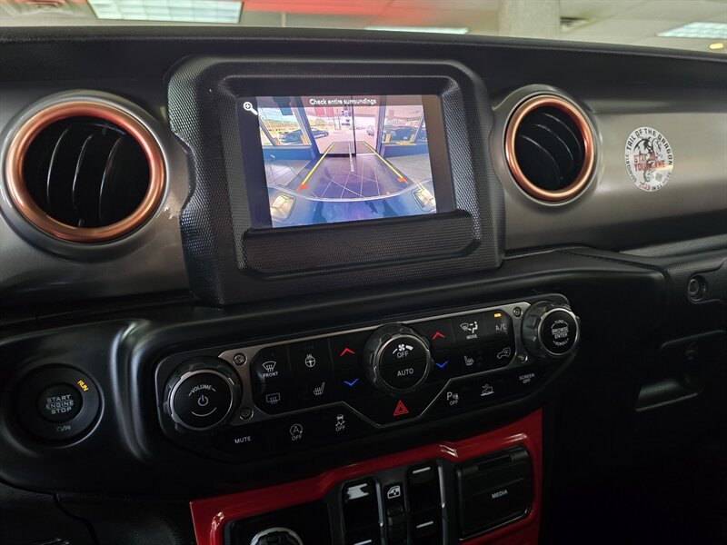 2020 Jeep Gladiator Sport S 4DR CREW 4X4 - Photo 23 - Hamilton, OH 45015