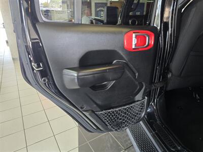 2020 Jeep Gladiator Sport S 4DR CREW 4X4 - Photo 10 - Hamilton, OH 45015