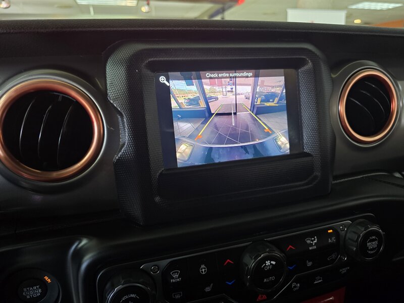 2020 Jeep Gladiator Sport S 4DR CREW 4X4 - Photo 22 - Hamilton, OH 45015