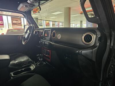 2020 Jeep Gladiator Sport S 4DR CREW 4X4 - Photo 13 - Hamilton, OH 45015