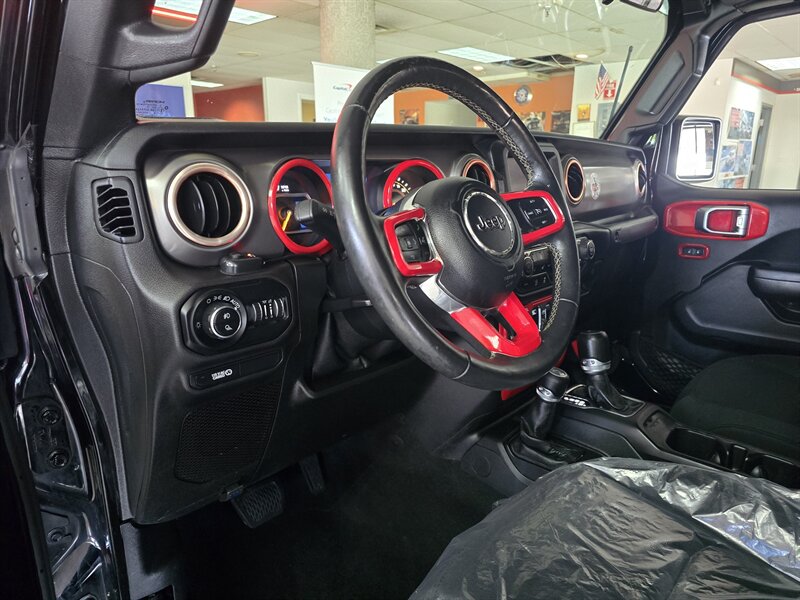 2020 Jeep Gladiator Sport S 4DR CREW 4X4 - Photo 8 - Hamilton, OH 45015