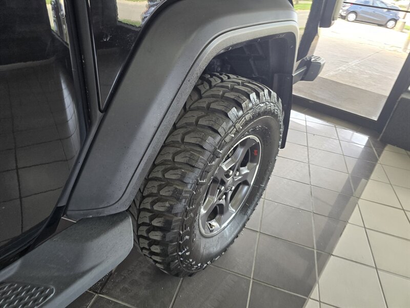 2020 Jeep Gladiator Sport S 4DR CREW 4X4 - Photo 38 - Hamilton, OH 45015