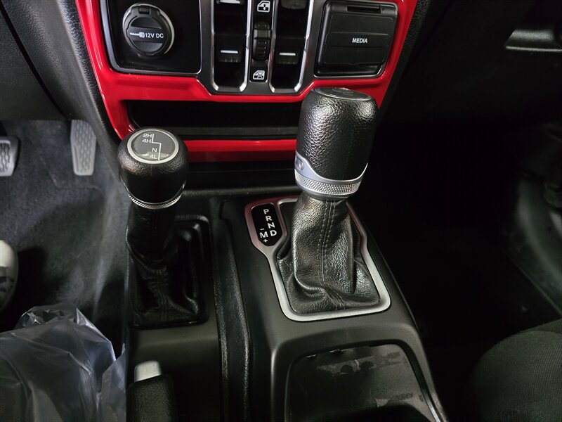2020 Jeep Gladiator Sport S 4DR CREW 4X4 - Photo 20 - Hamilton, OH 45015