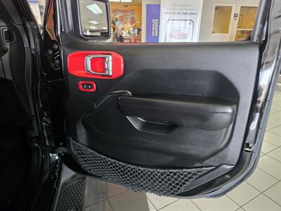 2020 Jeep Gladiator Sport S 4DR CREW 4X4 - Photo 12 - Hamilton, OH 45015