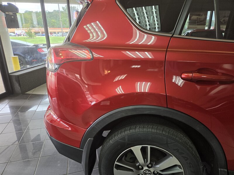 2017 Toyota RAV4 XLE 4DR SUV AWD - Photo 35 - Hamilton, OH 45015