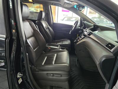 2011 Honda Odyssey EX-L w/DVD w/Navi 4DR MINI-VAN   - Photo 15 - Hamilton, OH 45015