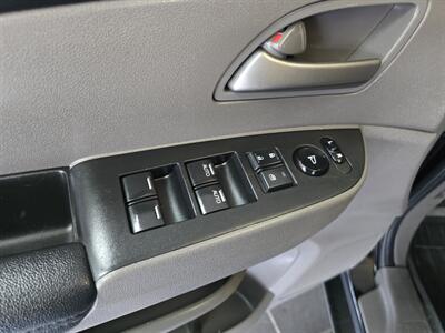 2011 Honda Odyssey EX-L w/DVD w/Navi 4DR MINI-VAN   - Photo 19 - Hamilton, OH 45015