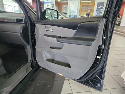 2011 Honda Odyssey EX-L w/DVD w/Navi 4DR MINI-VAN   - Photo 11 - Hamilton, OH 45015