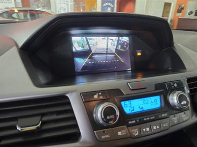 2011 Honda Odyssey EX-L w/DVD w/Navi 4DR MINI-VAN   - Photo 24 - Hamilton, OH 45015
