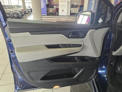 2018 Honda Odyssey Touring   - Photo 6 - Hamilton, OH 45015