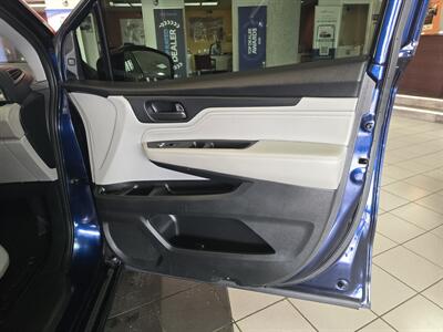 2018 Honda Odyssey Touring   - Photo 11 - Hamilton, OH 45015