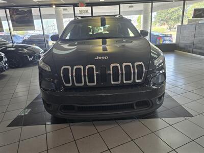 2014 Jeep Cherokee Latitude 4DR SUV 4X4   - Photo 2 - Hamilton, OH 45015