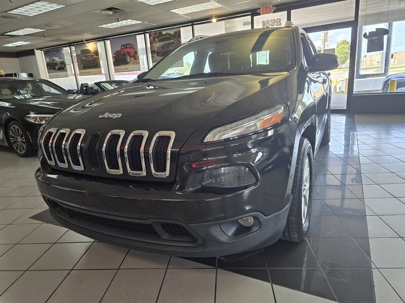 2014 Jeep Cherokee Latitude 4DR SUV 4X4   - Photo 1 - Hamilton, OH 45015