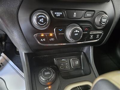 2014 Jeep Cherokee Latitude 4DR SUV 4X4   - Photo 20 - Hamilton, OH 45015