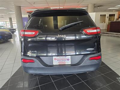 2014 Jeep Cherokee Latitude 4DR SUV 4X4   - Photo 5 - Hamilton, OH 45015