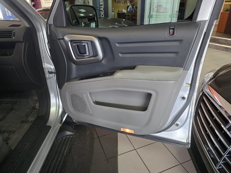 2012 Honda Ridgeline RTS 4DR CREW 4X4 - Photo 12 - Hamilton, OH 45015