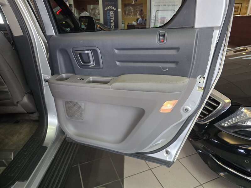 2012 Honda Ridgeline RTS 4DR CREW 4X4 - Photo 15 - Hamilton, OH 45015