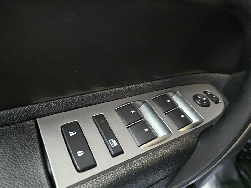 2013 Chevrolet Silverado 1500 LT - Photo 17 - Hamilton, OH 45015