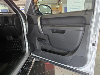 2013 Chevrolet Silverado 1500 LT - Photo 12 - Hamilton, OH 45015