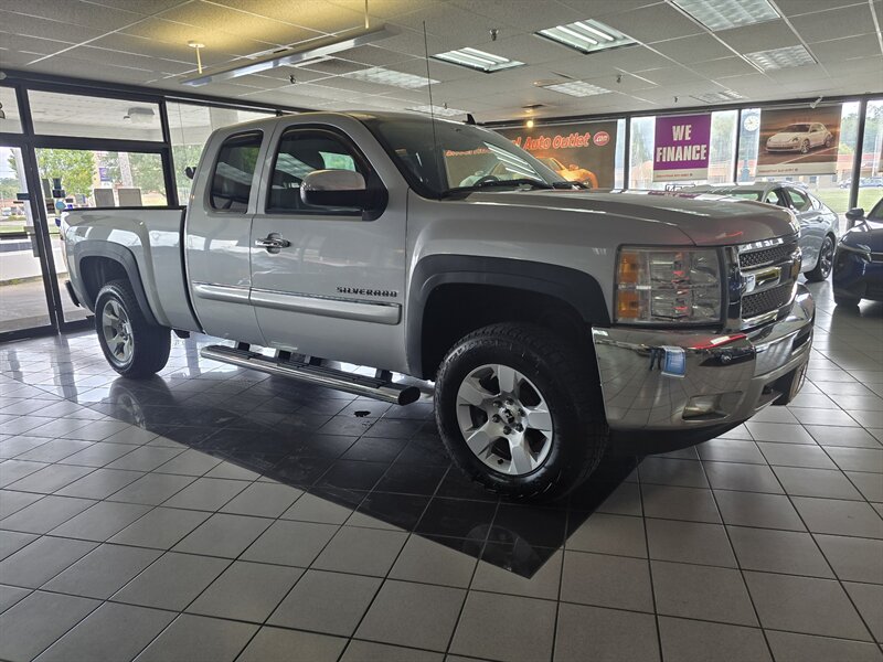 2013 Chevrolet Silverado 1500 LT - Photo 3 - Hamilton, OH 45015