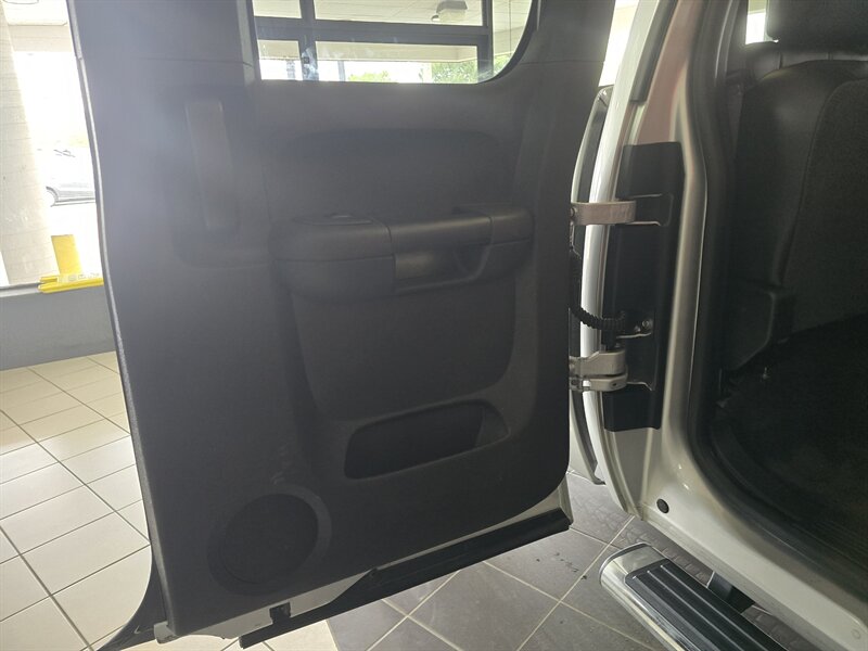 2013 Chevrolet Silverado 1500 LT - Photo 15 - Hamilton, OH 45015