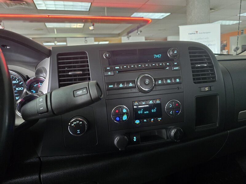 2013 Chevrolet Silverado 1500 LT - Photo 20 - Hamilton, OH 45015