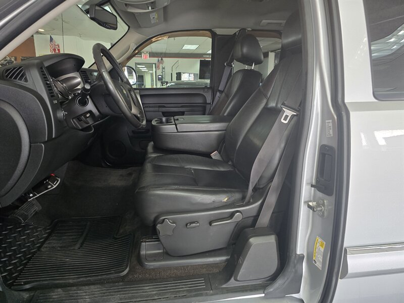 2013 Chevrolet Silverado 1500 LT - Photo 9 - Hamilton, OH 45015