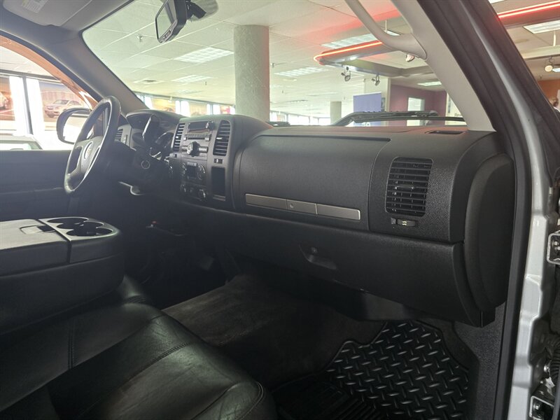 2013 Chevrolet Silverado 1500 LT - Photo 13 - Hamilton, OH 45015
