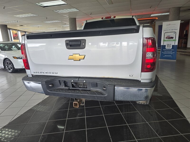 2013 Chevrolet Silverado 1500 LT - Photo 5 - Hamilton, OH 45015
