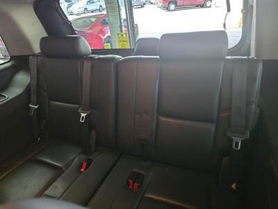 2010 GMC Yukon Denali 4DR SUV AWD   - Photo 32 - Hamilton, OH 45015